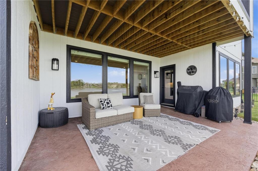 4261 Lakeshore Drive