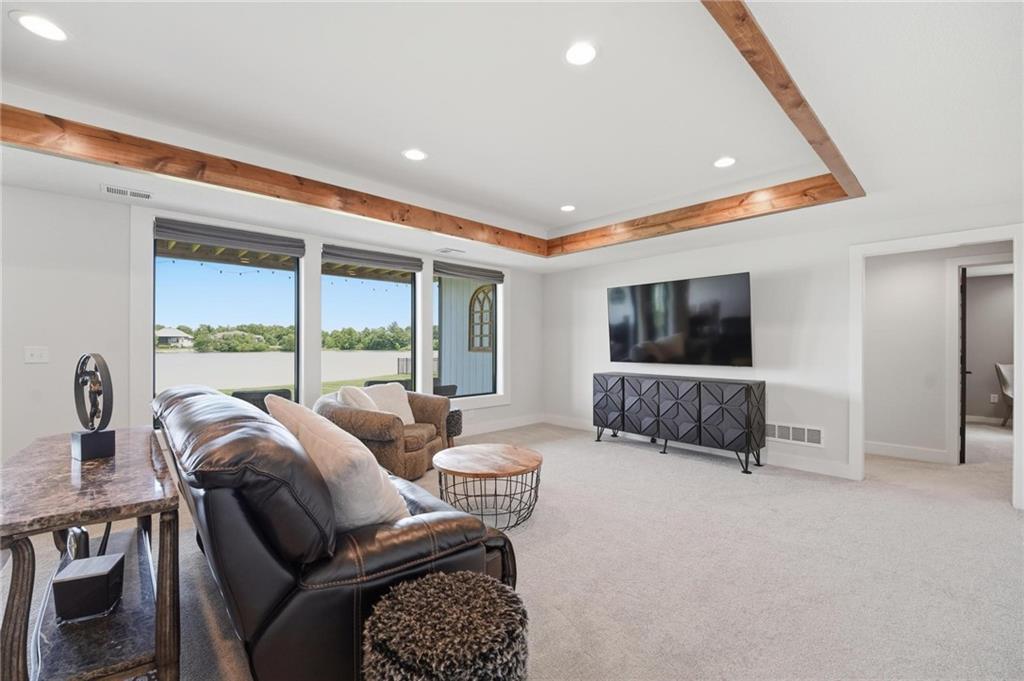 4261 Lakeshore Drive
