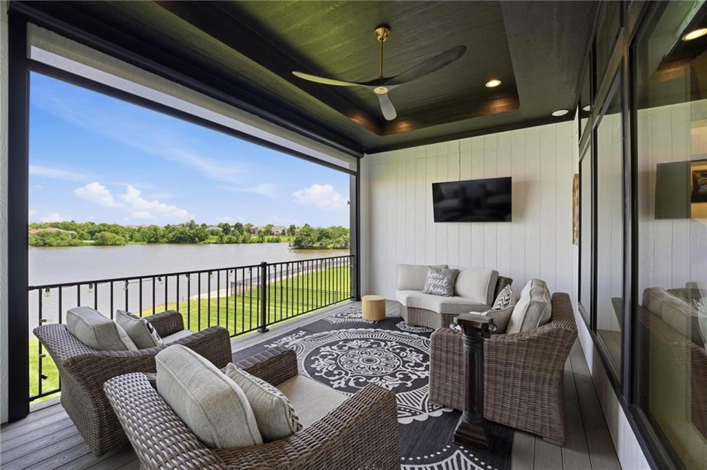 4261 Lakeshore Drive
