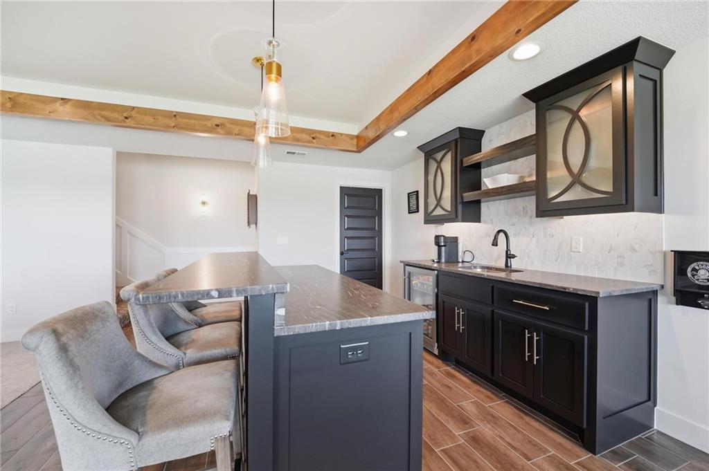 4261 Lakeshore Drive