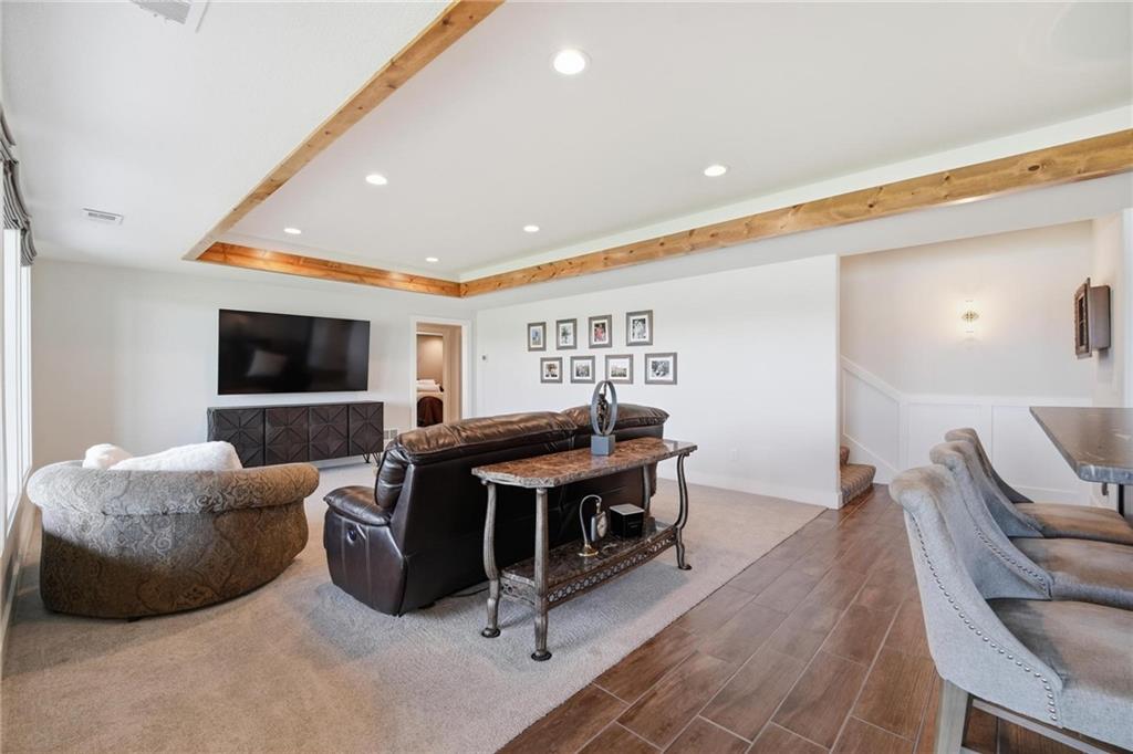 4261 Lakeshore Drive