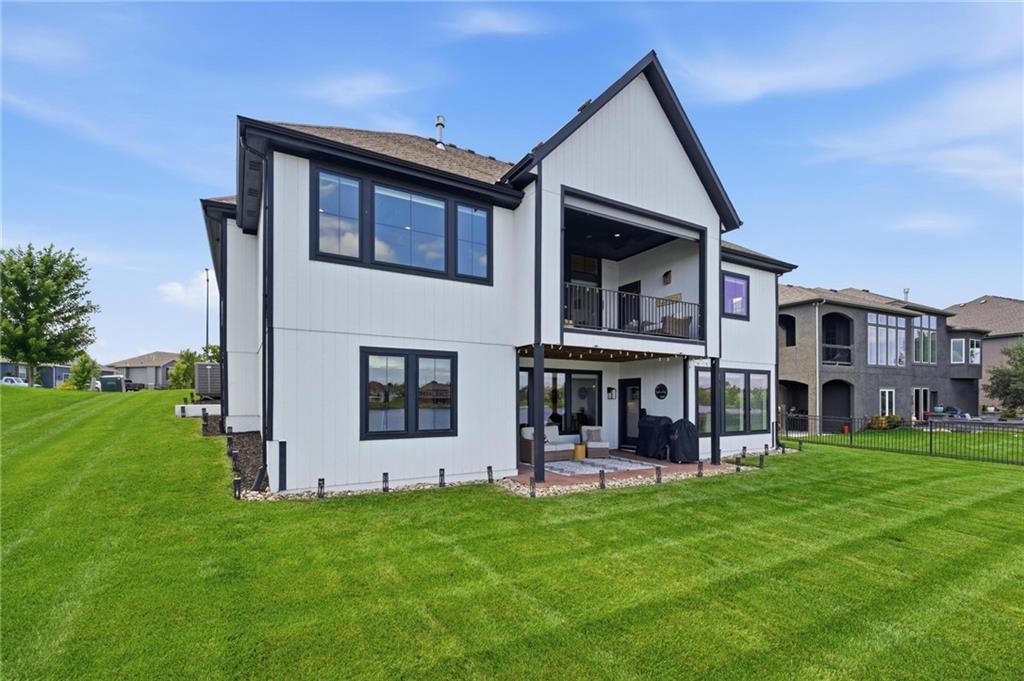4261 Lakeshore Drive