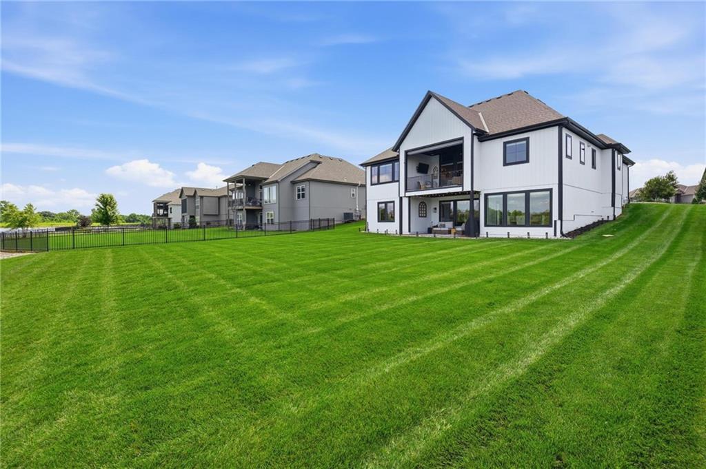 4261 Lakeshore Drive