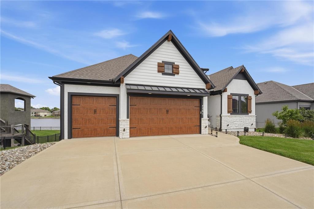 4261 Lakeshore Drive