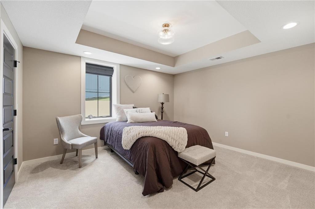 4261 Lakeshore Drive