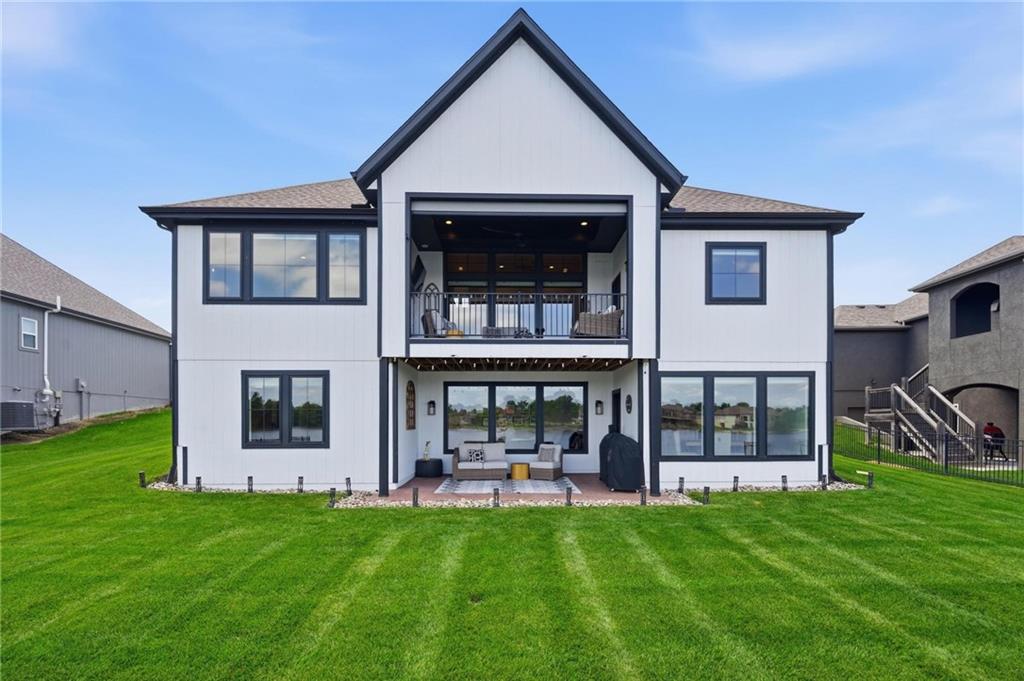4261 Lakeshore Drive