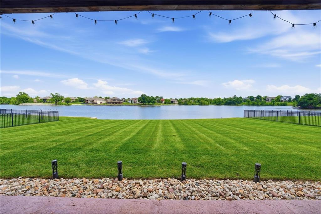4261 Lakeshore Drive