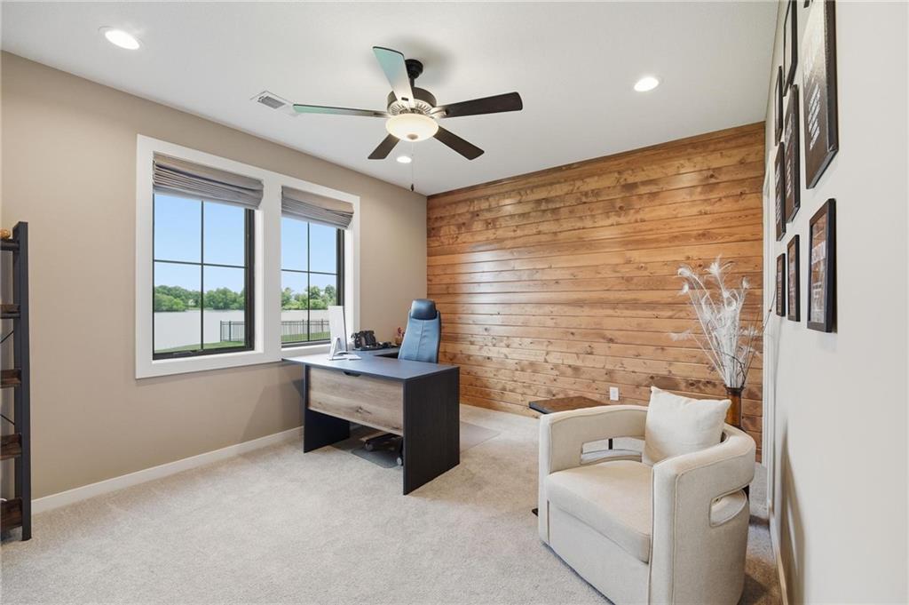4261 Lakeshore Drive