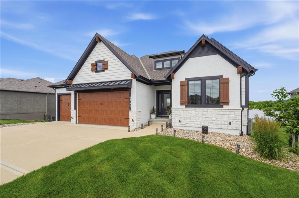 4261 Lakeshore Drive