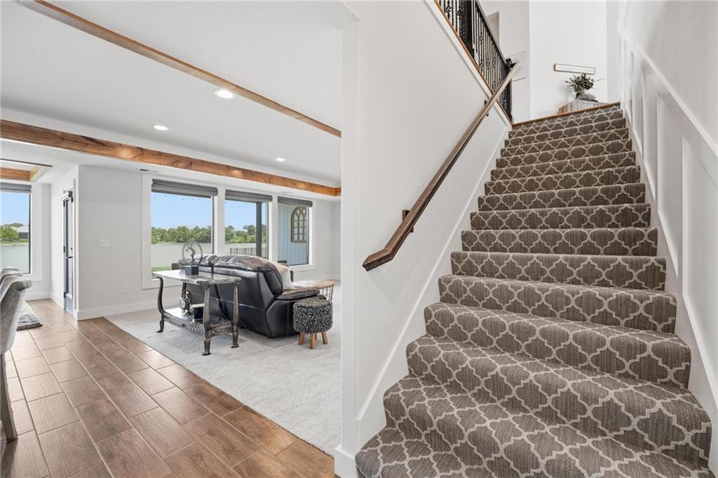 4261 Lakeshore Drive