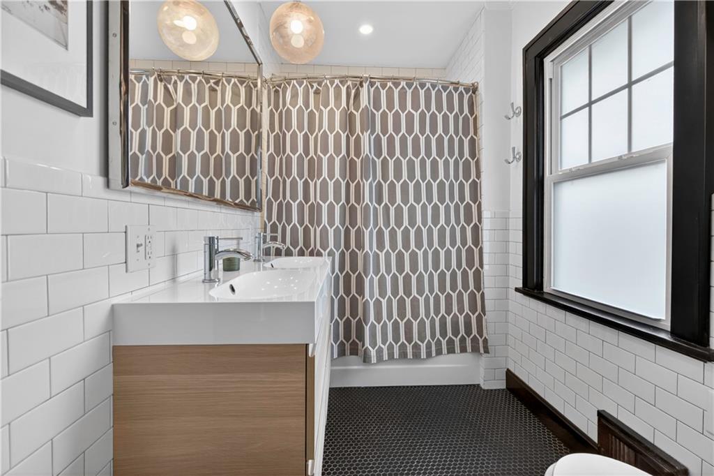 24 W 69th Street