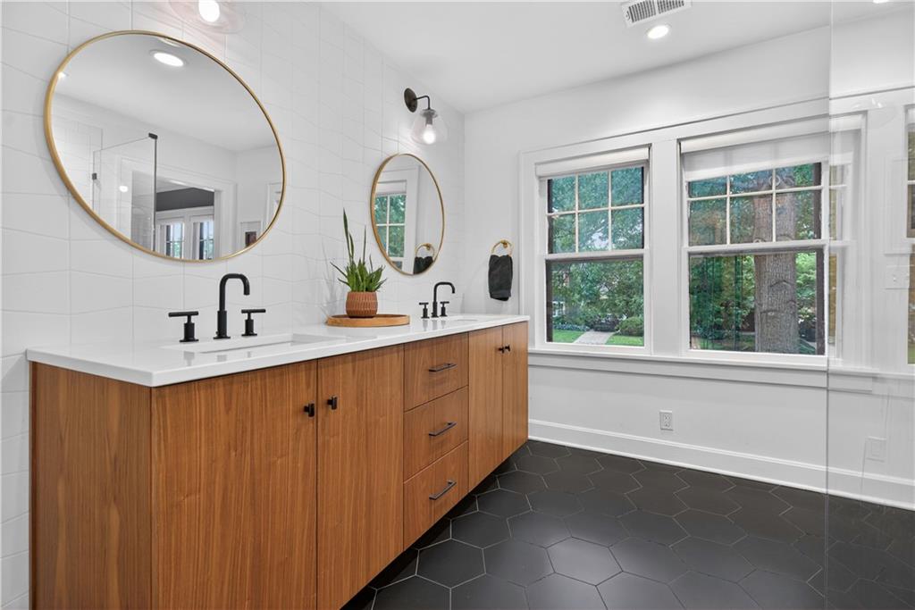 24 W 69th Street