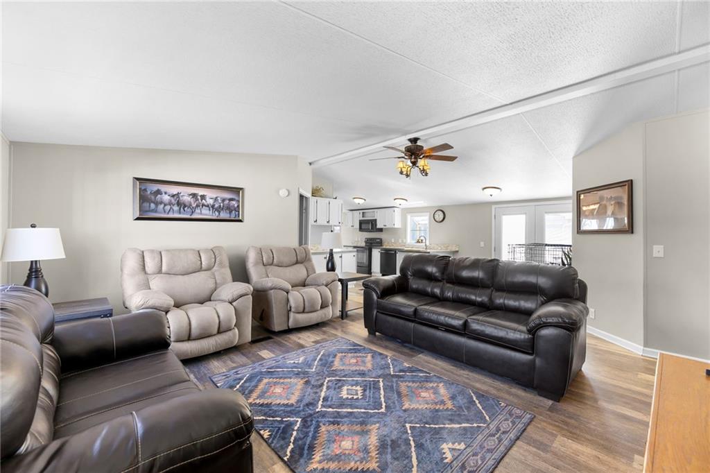 89 Lakeview Lane