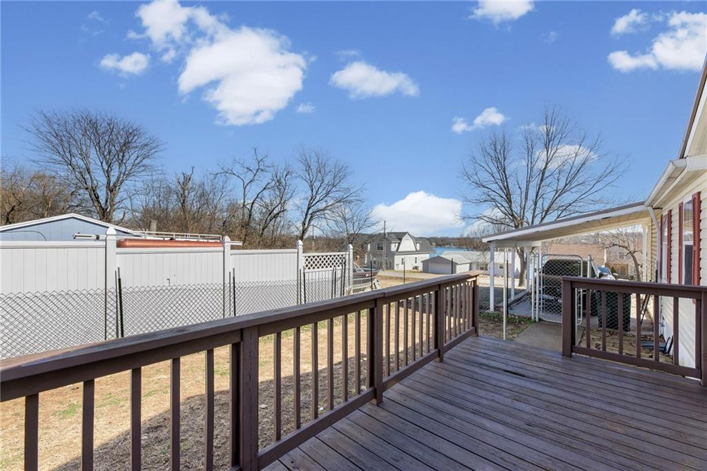 89 Lakeview Lane