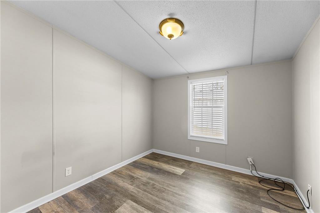 89 Lakeview Lane