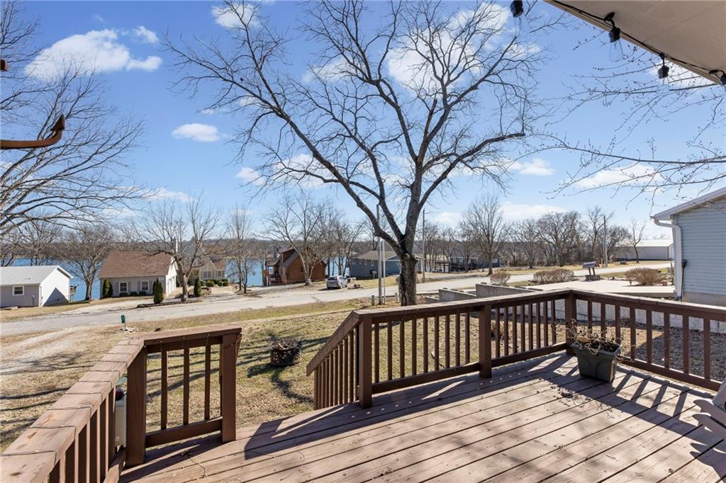 89 Lakeview Lane