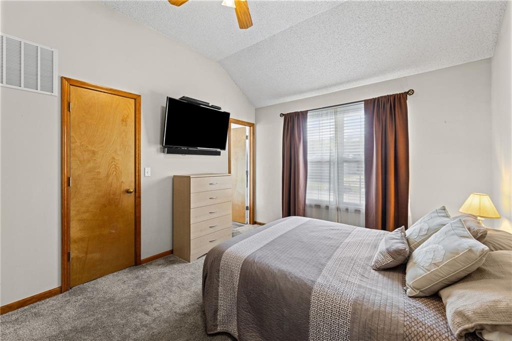1109 NW Creekside Court