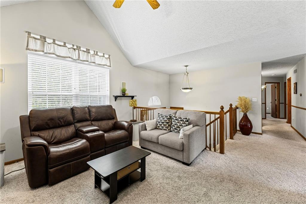 1109 NW Creekside Court