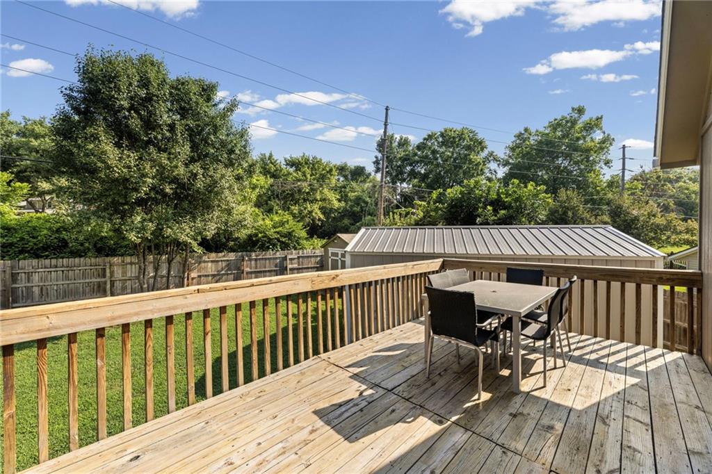 1109 NW Creekside Court