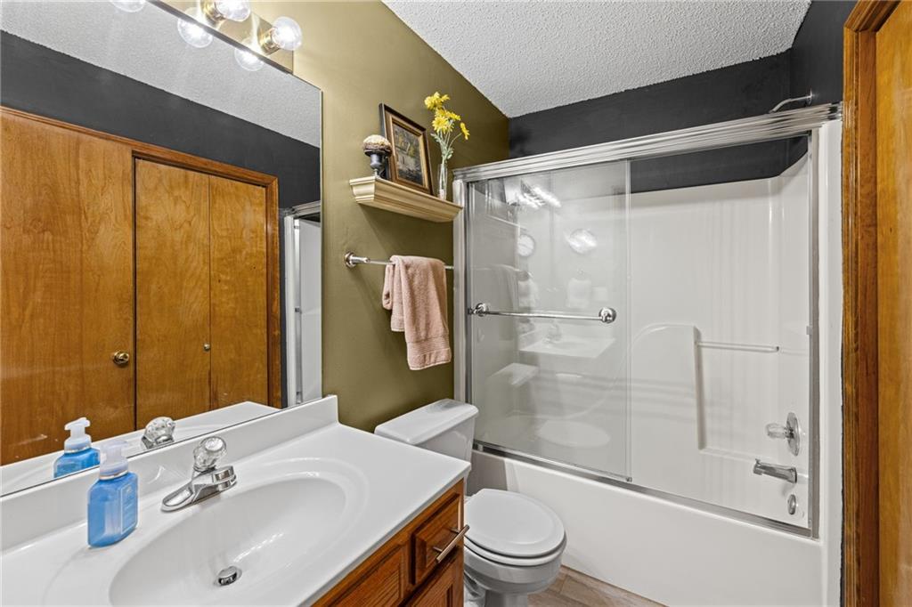 1109 NW Creekside Court