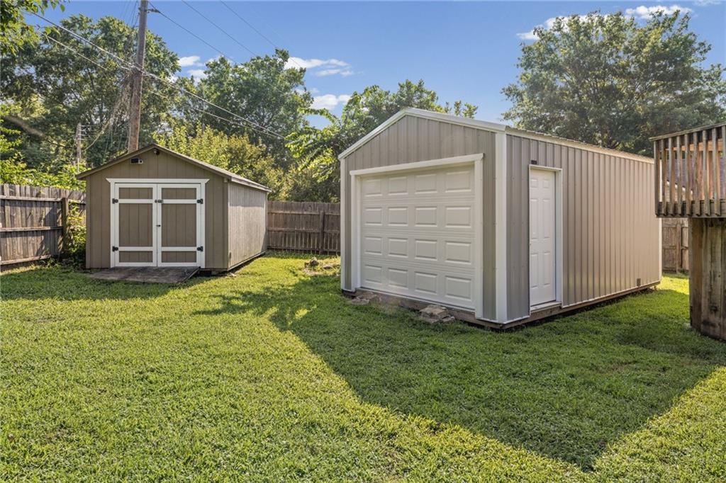1109 NW Creekside Court
