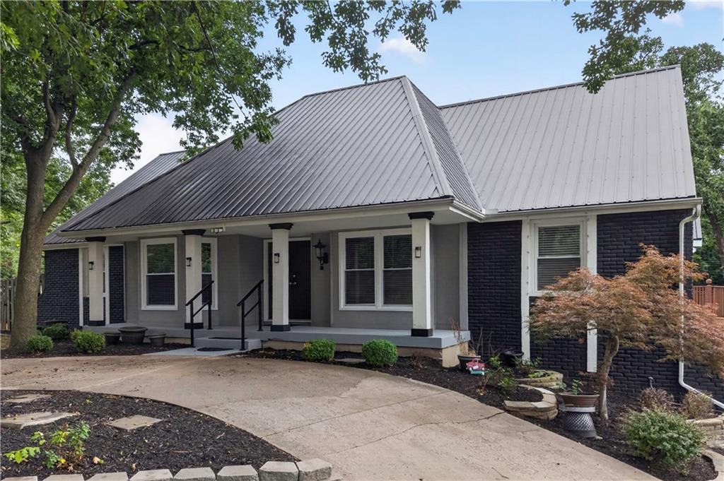 4735 Summit Court