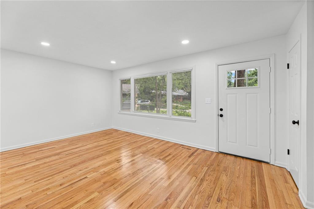 618 Saratoga Place
