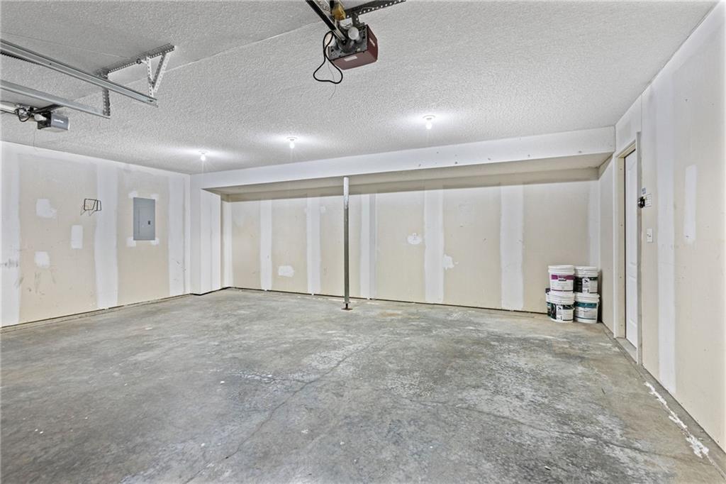1106 Creekside Court
