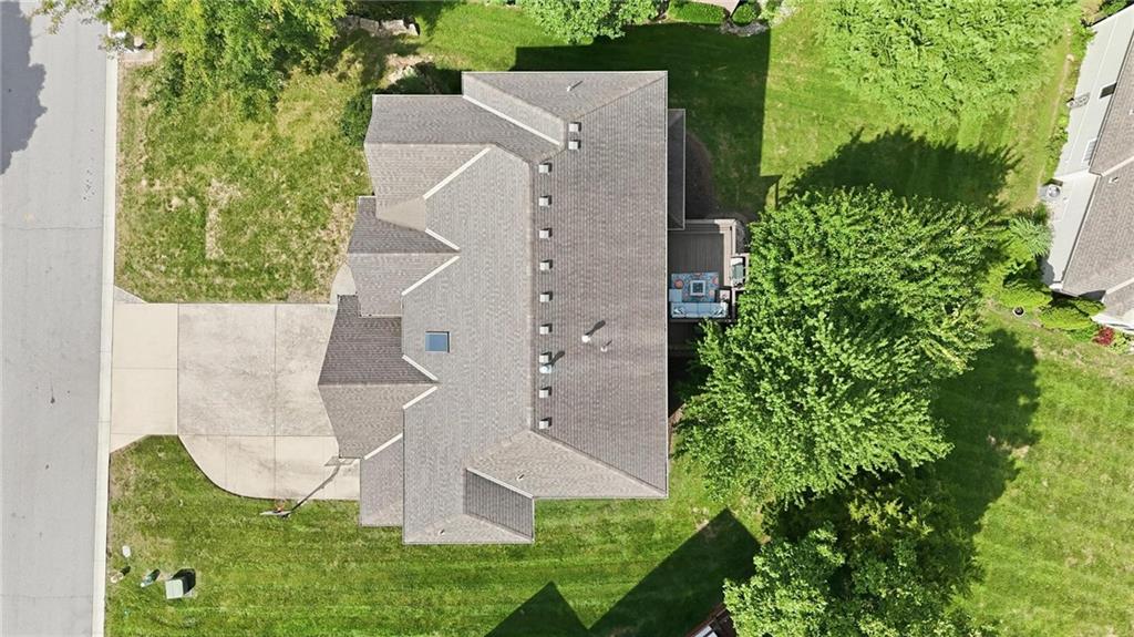 172 NE Hidden Ridge Lane