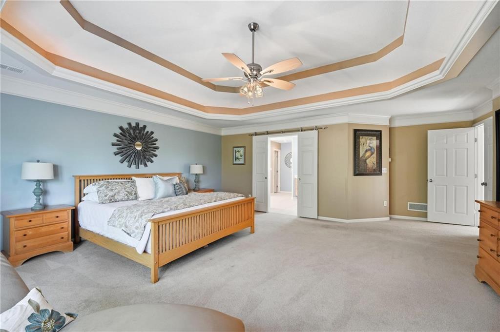 172 NE Hidden Ridge Lane