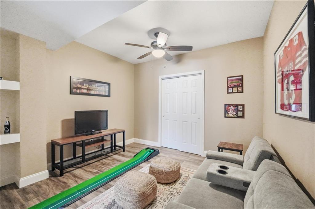 172 NE Hidden Ridge Lane
