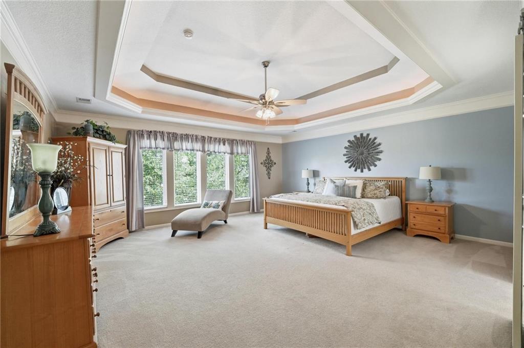 172 NE Hidden Ridge Lane