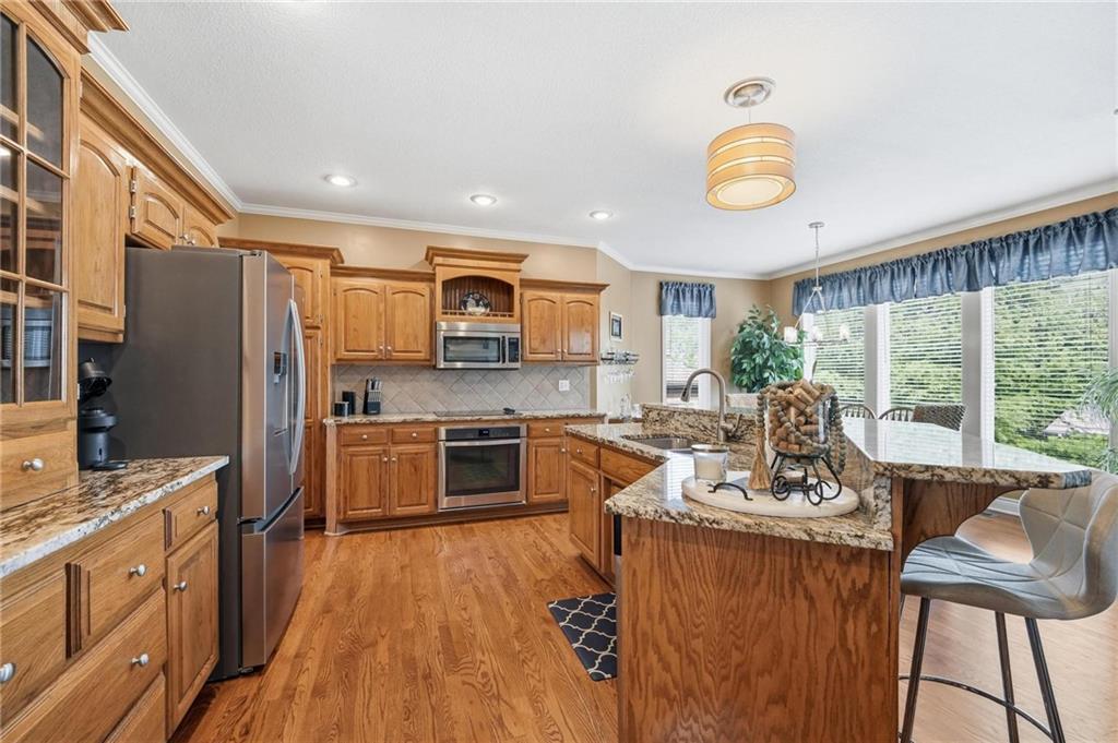 172 NE Hidden Ridge Lane