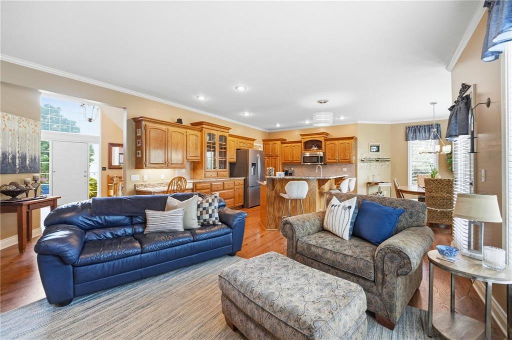 172 NE Hidden Ridge Lane