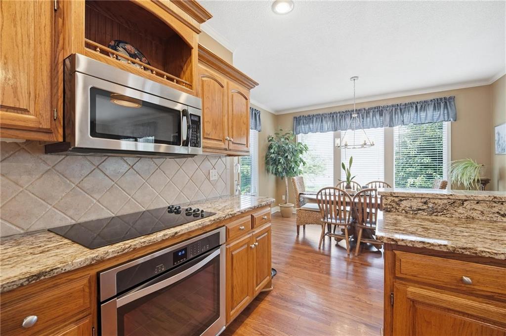 172 NE Hidden Ridge Lane
