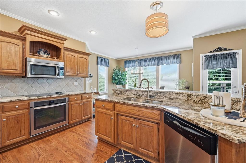 172 NE Hidden Ridge Lane
