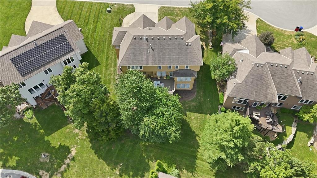 172 NE Hidden Ridge Lane