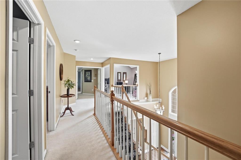 172 NE Hidden Ridge Lane