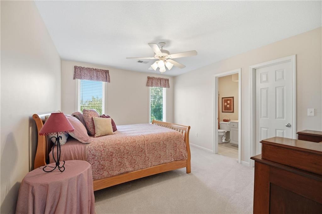 172 NE Hidden Ridge Lane