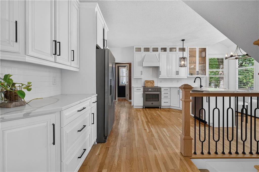 5210 W 157TH Place