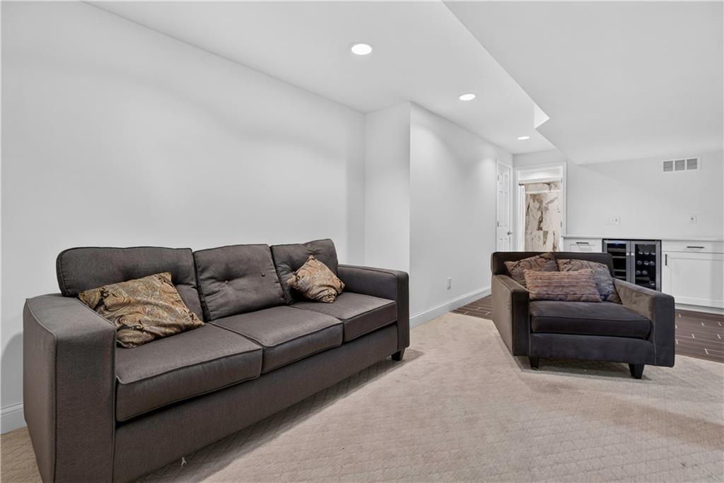 5210 W 157TH Place