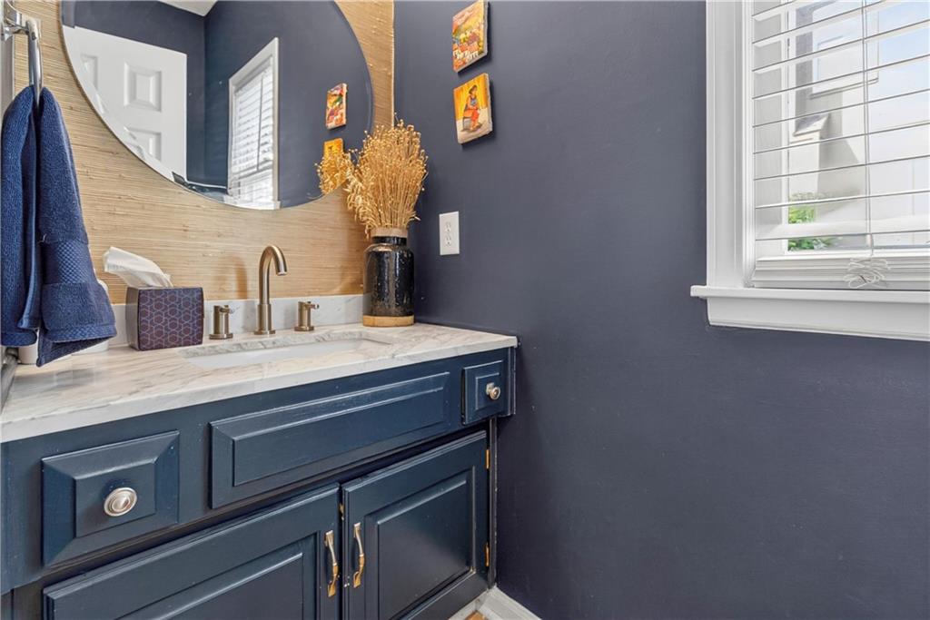 5210 W 157TH Place