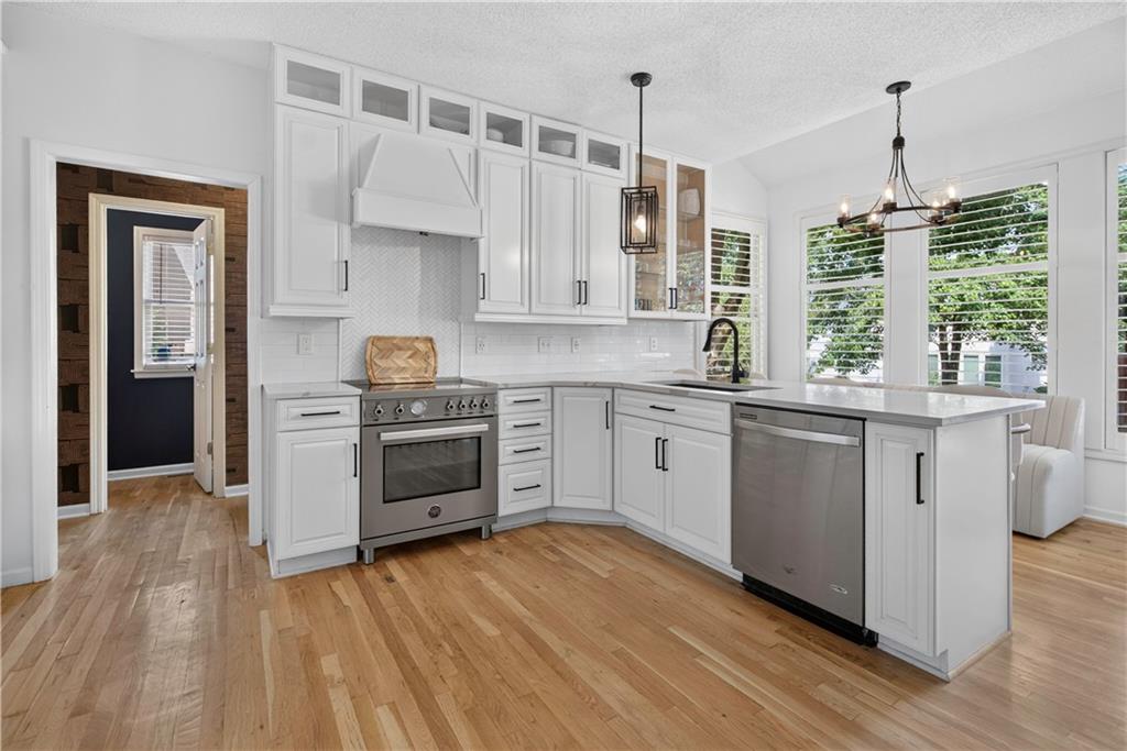 5210 W 157TH Place