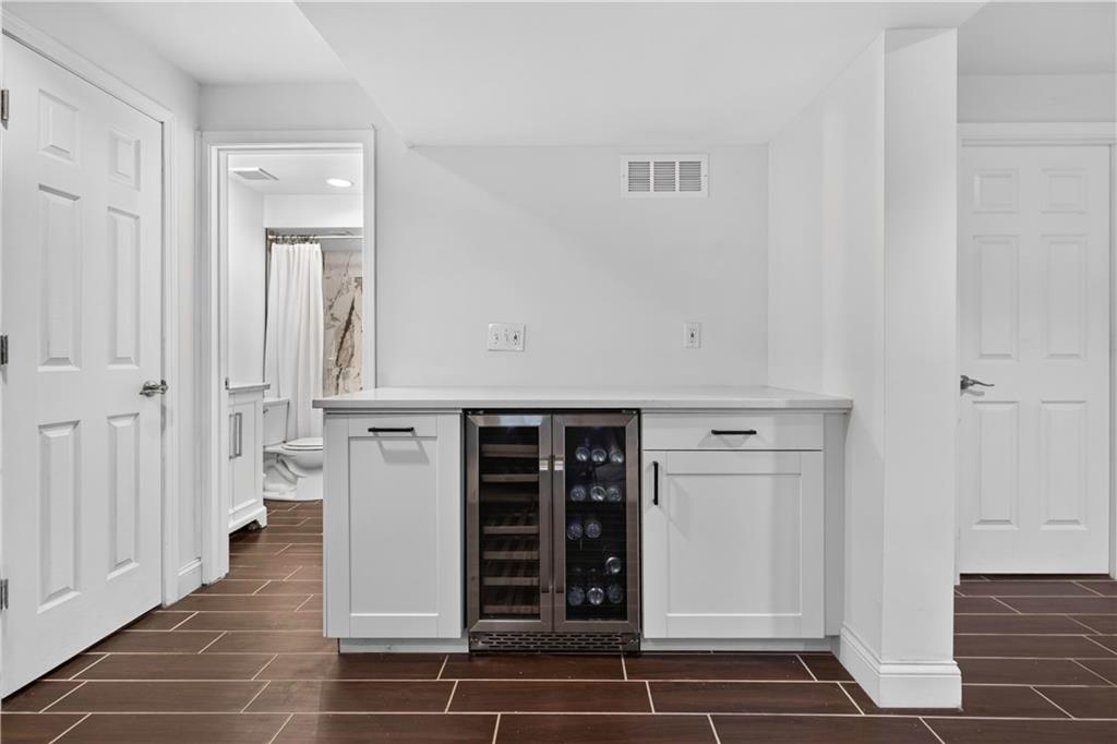 5210 W 157TH Place