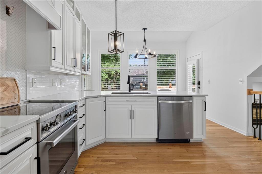5210 W 157TH Place