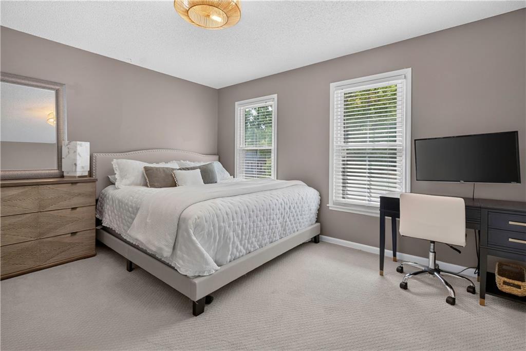5210 W 157TH Place