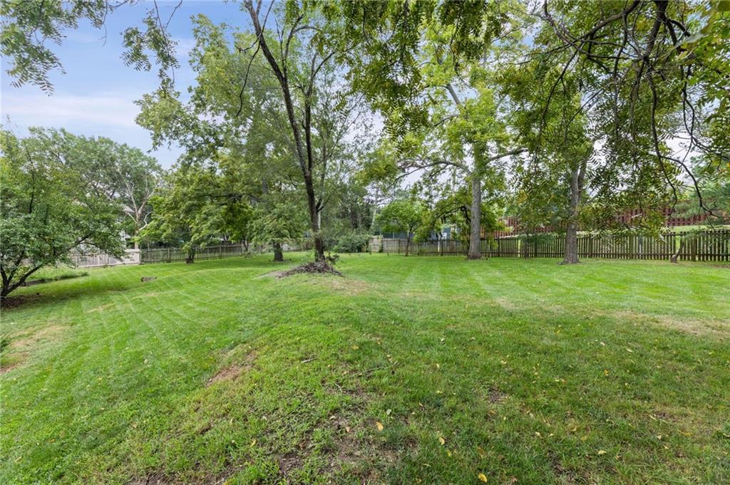 16042 Meadow Lane Drive