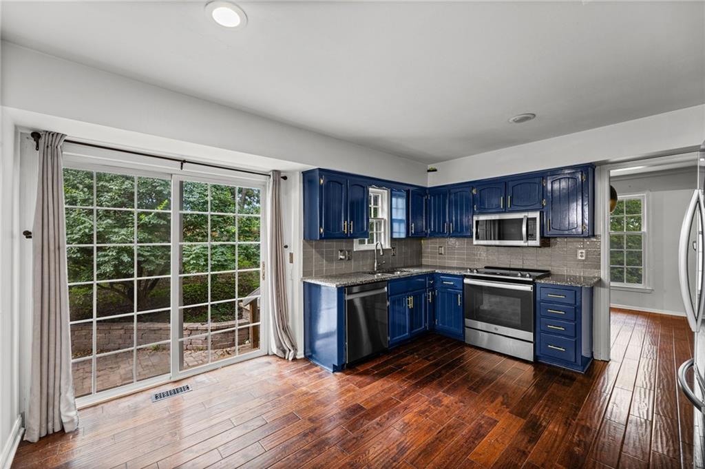 16042 Meadow Lane Drive