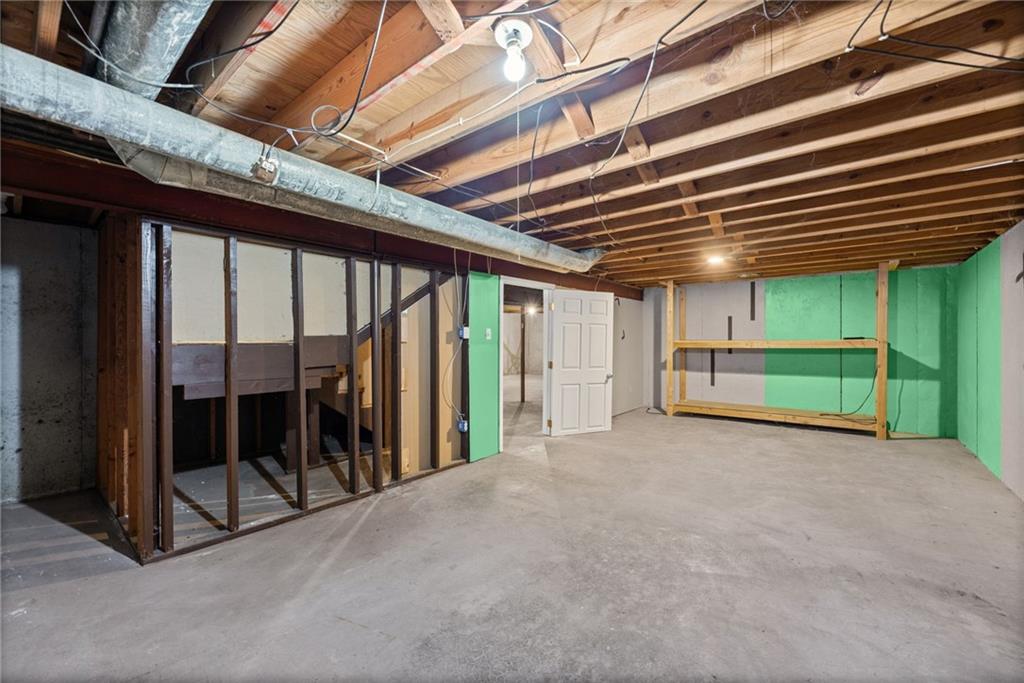 12218 Holmes Lane