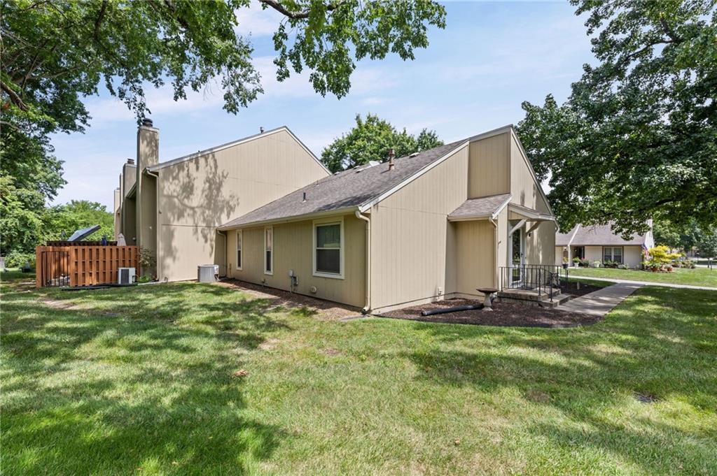 12218 Holmes Lane